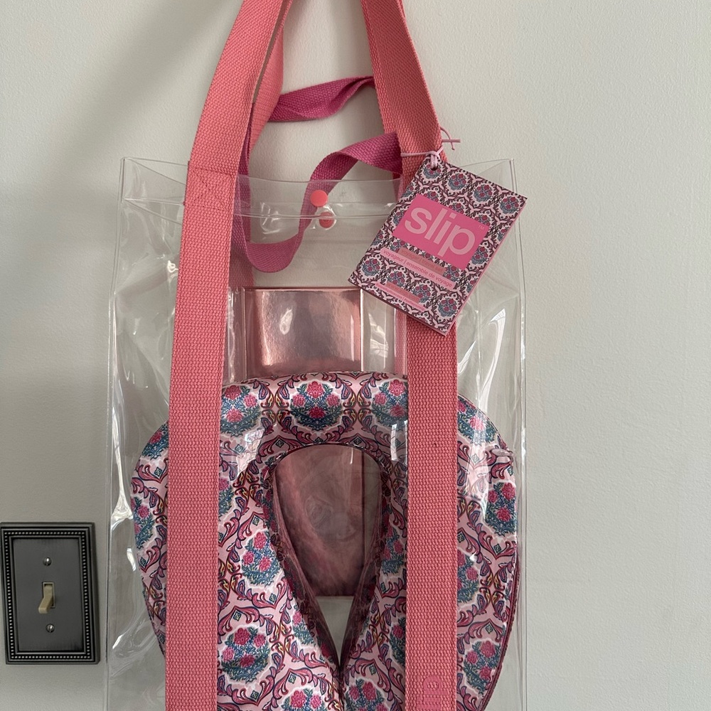 Slip Jet Setter Neck Pillow & Sleep Mask Travel Set